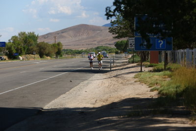 Glenn paces into Lone Pine, Jamie Donaldson who lead the race, is just ahead about a mile