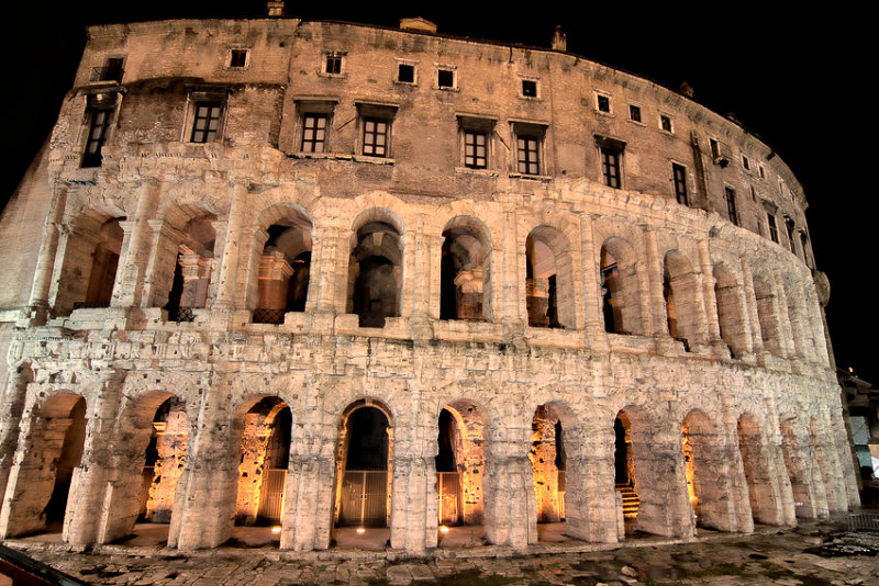 Театр 3 рим. Театр Марцелла в Риме. Древнеримский театр Марцелла. ТЕАТРО Марчелло. Театр Бальба в Риме.