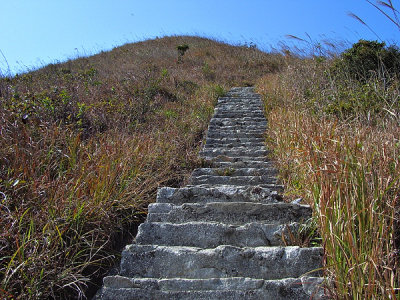 So many steps to climb the 591m Shun Yeung Fung (¶p)