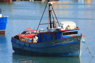 Boat & SUV on Antigua