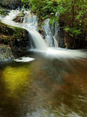 Light in the fall / Luz en la cascada