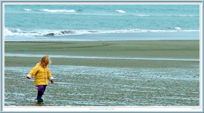 premiers pas sur le sable humide