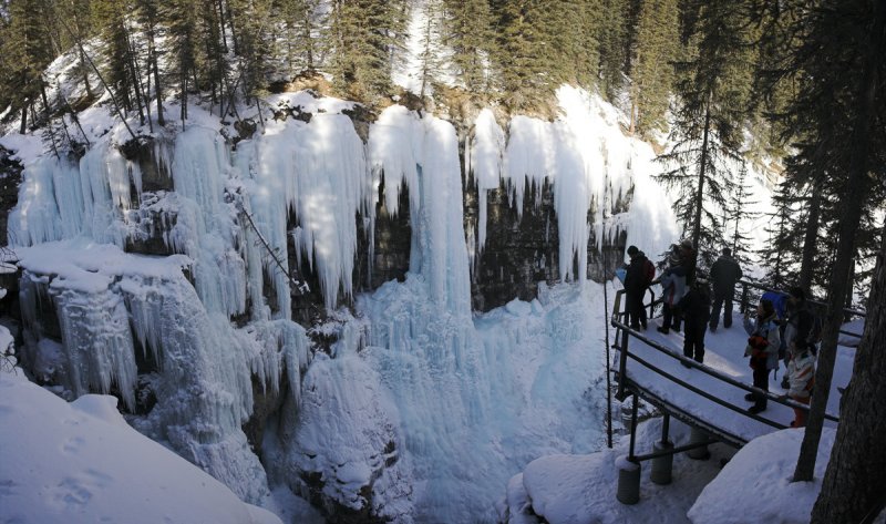 Johnston Canyon, Banff National Park, Feb 07