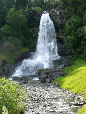 Steinsdal Falls