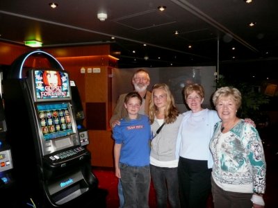 12 & 14 year-olds (Casino has no age limit) Showing Us How to Play Finnish Slots