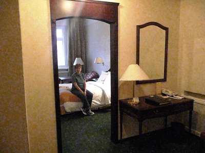 Nice Hotel Room (s)