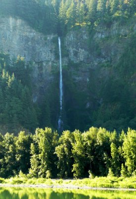 Multnomah Falls -- 2nd highest year-round falls in USA