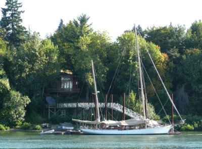Nice Sailboat and House near Vancouver, WA