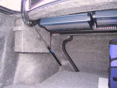 (Whiterabbit) left side of trunk, added actuator for trunk lift.