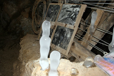 Stalagmite di ghiaccio in inverno