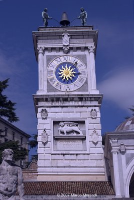 Piazza libertà - torre dell'orologio