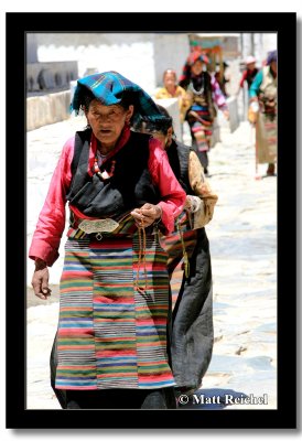 Walking Kora, Gyangtse, Tibet