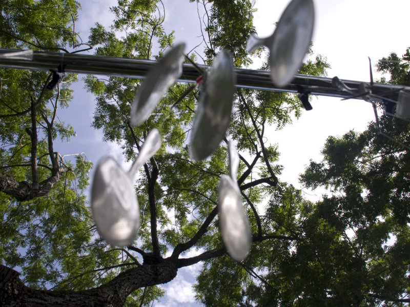 <B>Spoon Wind Chimes </B> <BR><FONT SIZE=2>Petaluma, Californian, June 2007</FONT>