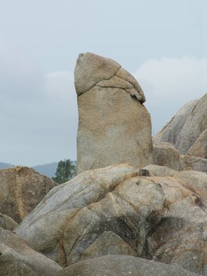 Hin Ta Hin Yai