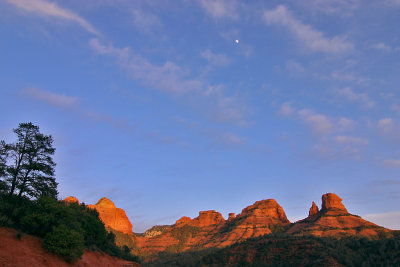 Moon-rise over Red Rocks