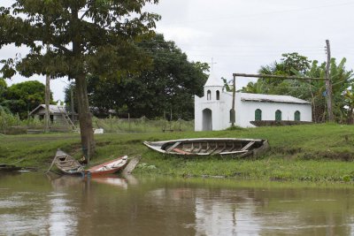 Casas à beira do rio (Houses by the river)