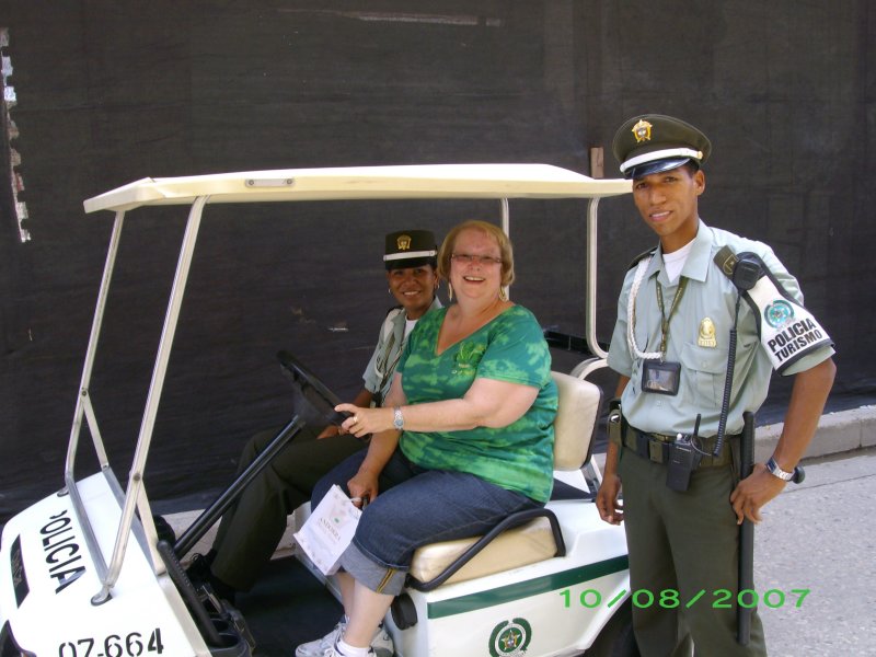 Jean chatting with the Cartagena police