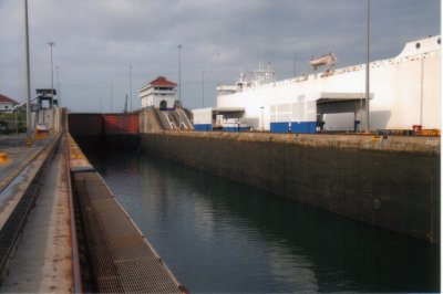The Norwegian Pearl cruises through the Panama Canal -- October 2007