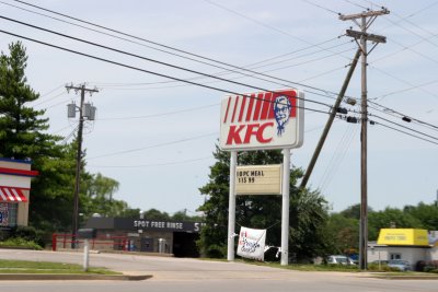 (IMG_3238R.jpg) KFC in Kentucky!