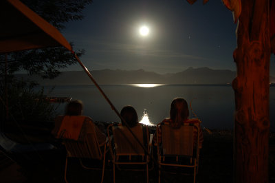 Luna llena en Lago Villarrica, Chile