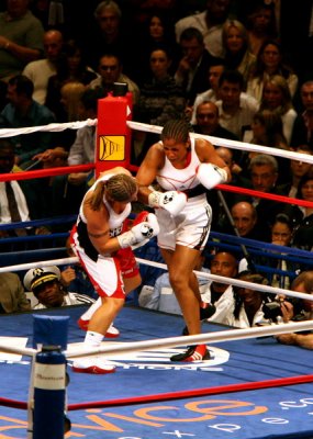 LAILA  ALI  defends her WBO title  against Shelley Burton  at Madison Square Garden