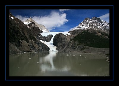 Laguna de los Perros and Glacier Perros