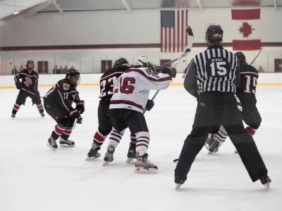 stg_07hockey_roxbury-latin_024.jpg