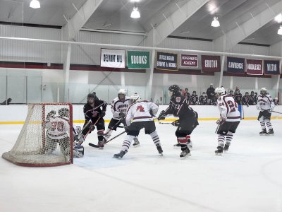 stg_07hockey_roxbury-latin_035.jpg