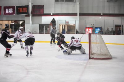 stg_07hockey_roxbury-latin_043.jpg