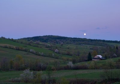 Full Moon Over Hyrova