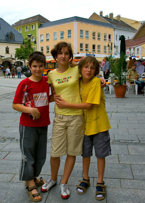 Tomek, Emi & Wiktor, Their Cousin