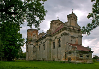 Uhniv - Church