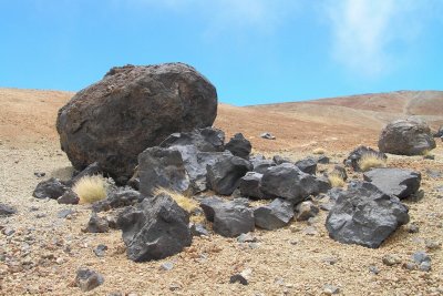 Los huevos del Teide (lava stones).jpg