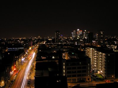 Canary Wharf by night from the rooftop of Jakobs appartment