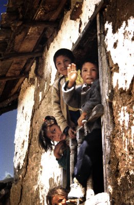 Friendly Quechua kids.jpg