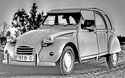 Mariv en el 2CV.jpg