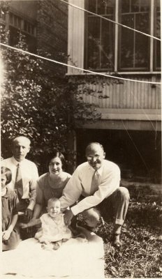Judith, Grandpa, Ruth, Donna, Al 1928.jpg