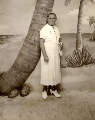 Mother Rosenberg 1939-Florida.jpg