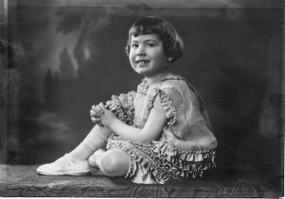 Judith Goldberg (about 5 years old-1926).jpg