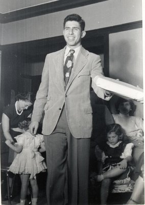 Danny Ruskin - Chanuka 1951.jpg