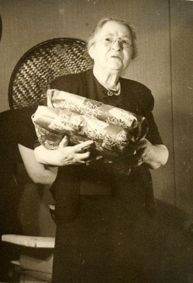 Gramnmother Bessie Rosenberg.jpg