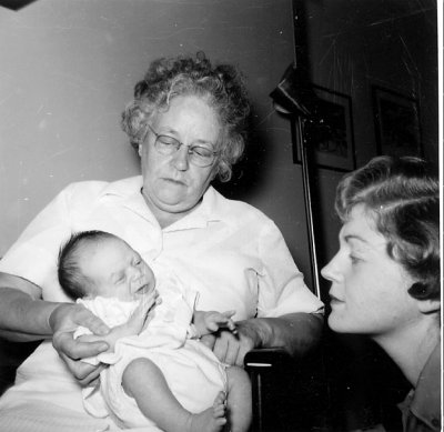Nurse, Susan & Harriet - Sept 1960.jpg