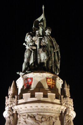 market square statue