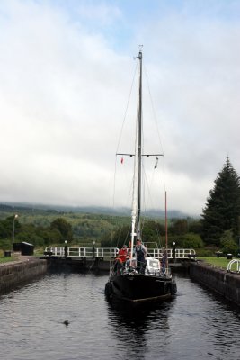Yacht Sewyt, Cullochy Locks, Caledonian Canal