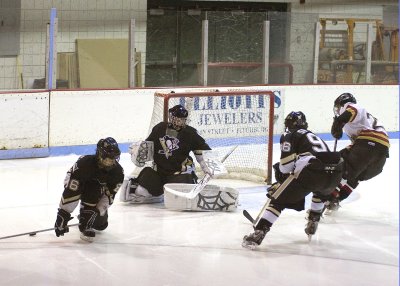 Hildreth cut to the net.jpg
