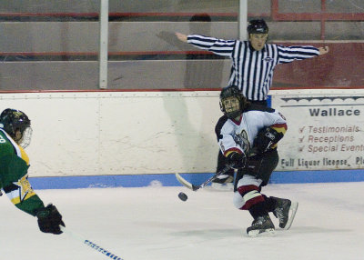 Nevin makes the pass.jpg