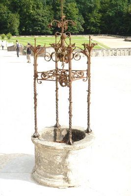 Decorated well
