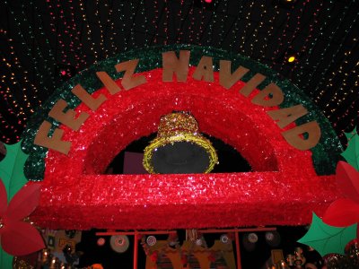 Feliz Navidad - It's a Small World