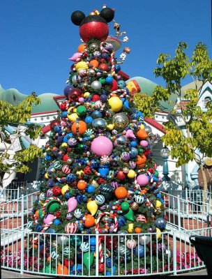 Toon Town Christmas Tree