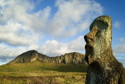 Moai, with Rano Raraka quarry in distance.